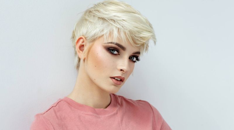 8 Best Short Haircuts For Women With Any Face Shape