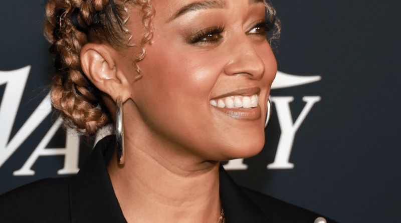 9 Braided Hairstyles for Curly Hair That Are Fresh and Elegant