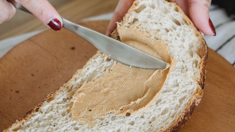 8 Healthy, Low-Glycemic Bread Options That Won't Spike Your Blood Sugar